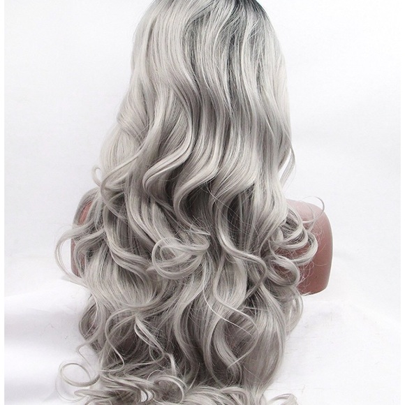 💙Terrisa GREY 2tone 22”LACE FRONT CELEB Wig💙*NWT - Picture 4 of 4